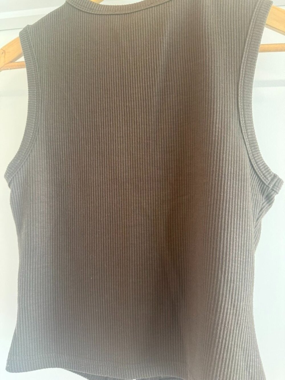 Peppermayo Brown Ribbed Button Front Sleeveless Top Women’s Medium - Picture 5 of 5